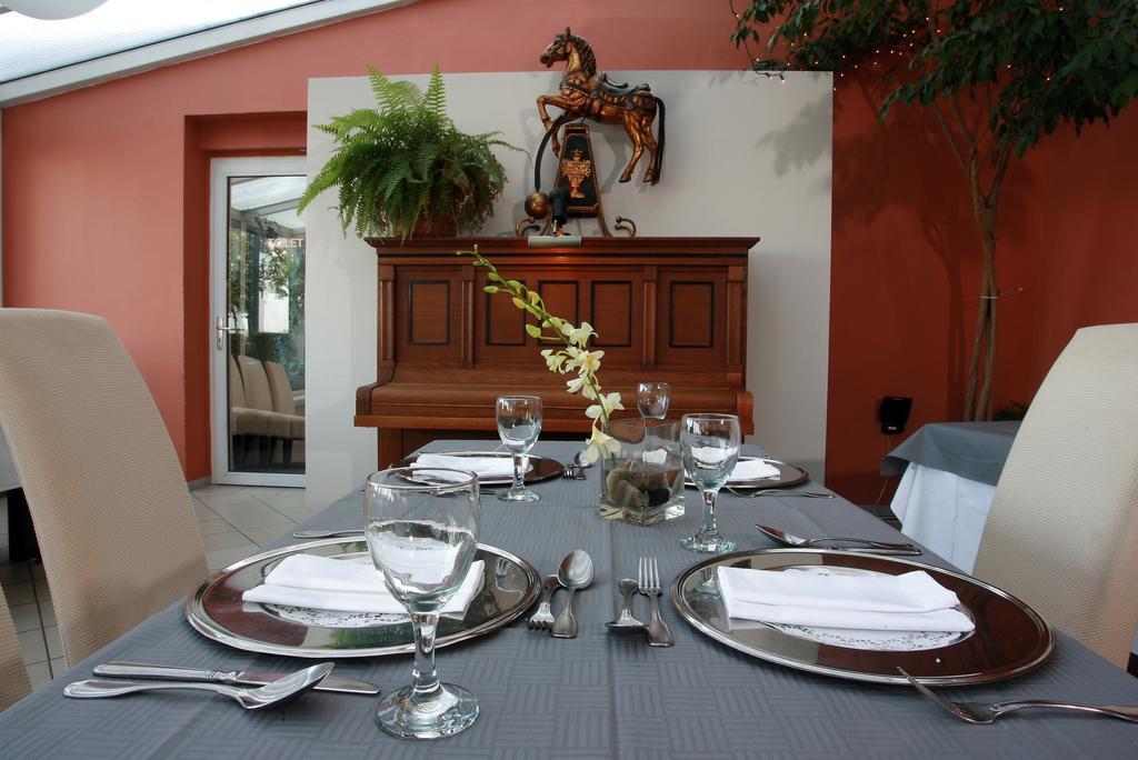 Nebozizek Hotel A Restaurant Praha Bagian luar foto