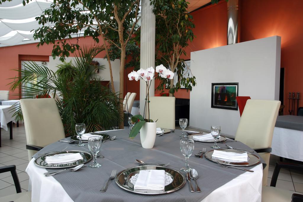 Nebozizek Hotel A Restaurant Praha Bagian luar foto