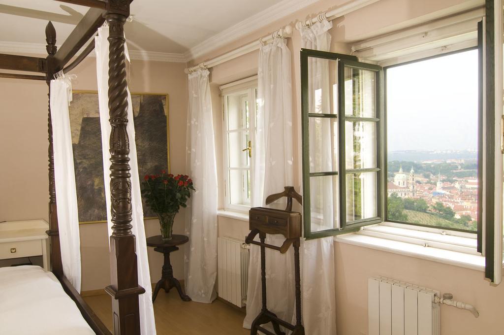 Nebozizek Hotel A Restaurant Praha Bagian luar foto