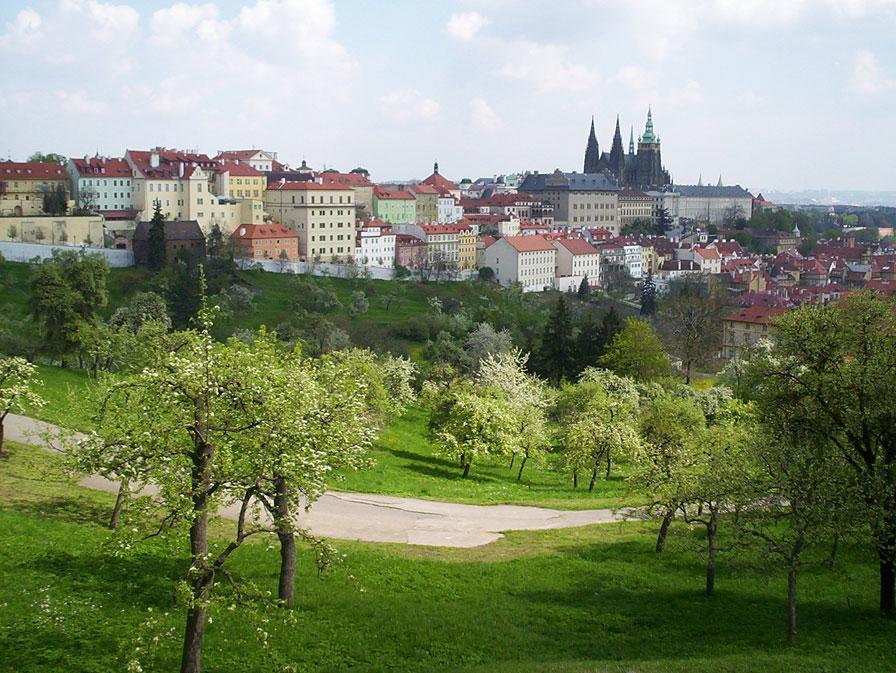 Nebozizek Hotel A Restaurant Praha Bagian luar foto