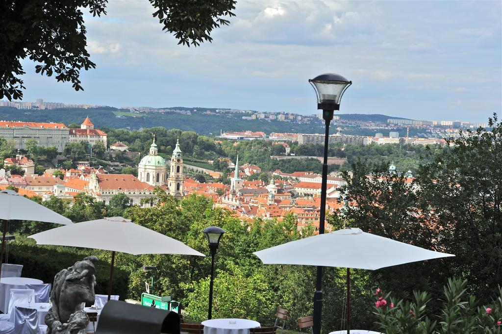 Nebozizek Hotel A Restaurant Praha Bagian luar foto
