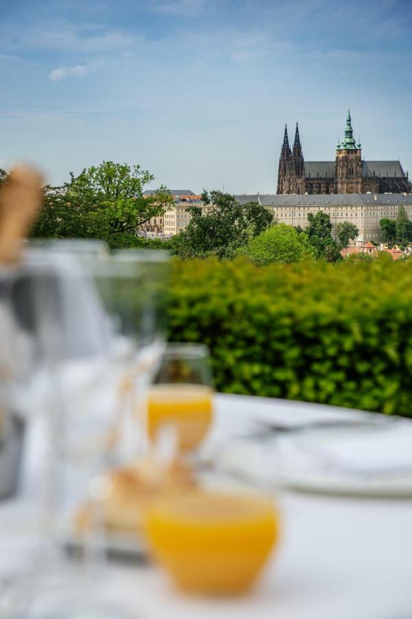 Nebozizek Hotel A Restaurant Praha Bagian luar foto