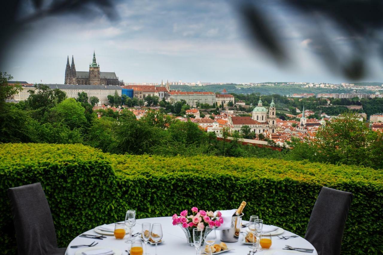 Nebozizek Hotel A Restaurant Praha Bagian luar foto