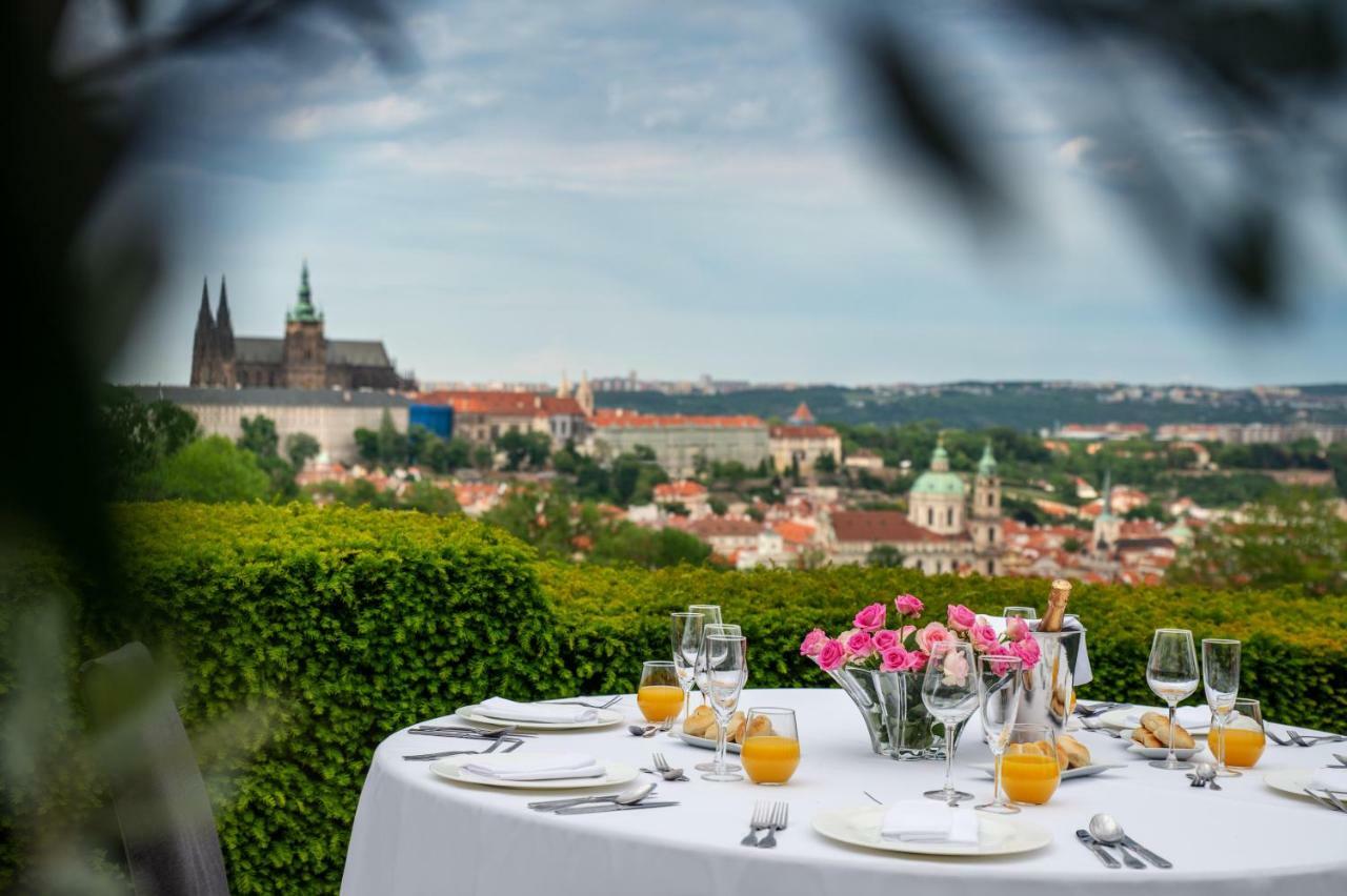 Nebozizek Hotel A Restaurant Praha Bagian luar foto